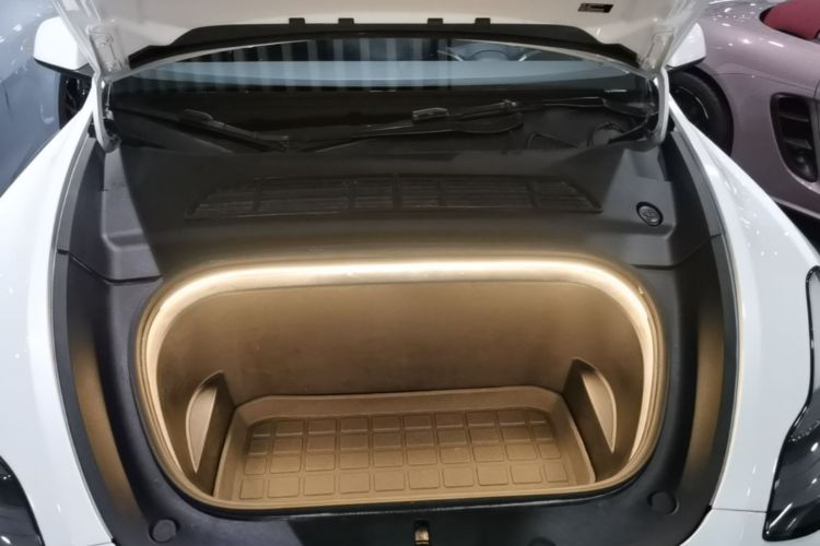 Tesla Model Y 2022 car image #20