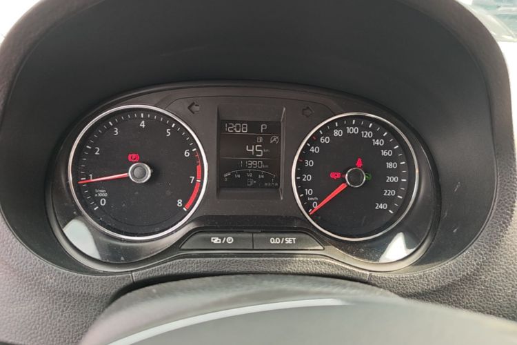 Volkswagen Polo 2018 imagem de carro #13