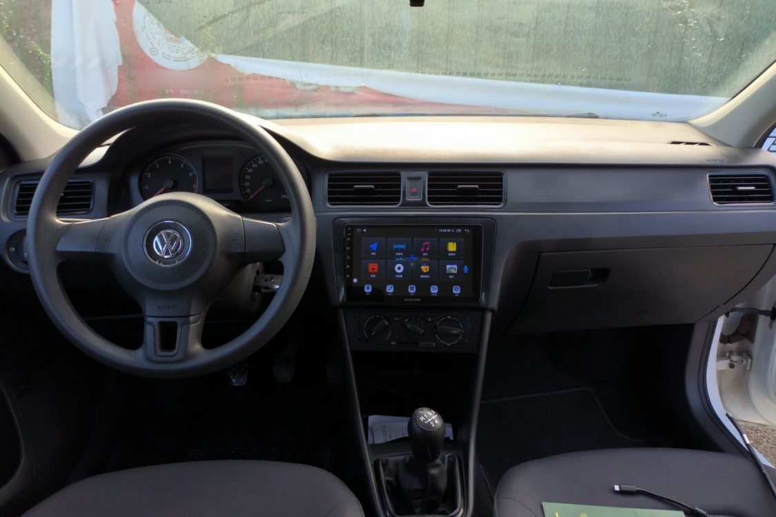 Volkswagen Santana 2015 car image #23