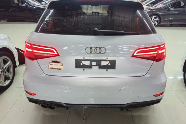 Audi A3 2018 car image #4