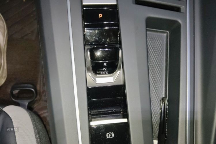 Volkswagen Golf 2022 car image #16