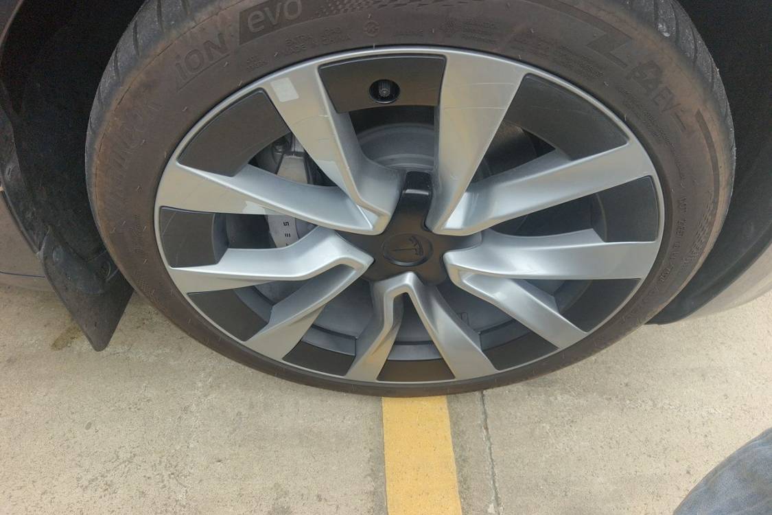 Tesla Model 3 2024 #9 Tesla Model 3 2024 car image #9