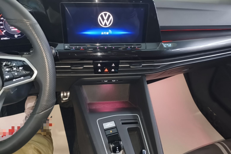 Volkswagen Golf 2023 car image #13