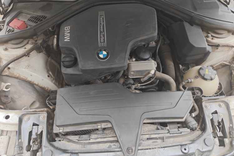BMW 3 Series 2016 car image #18