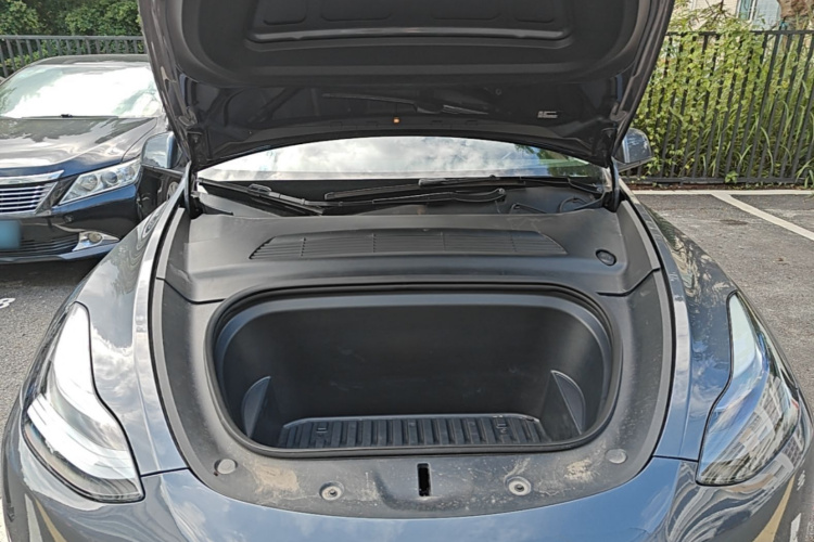 Tesla Model Y 2022 #20 Tesla Model Y 2022 car image #20