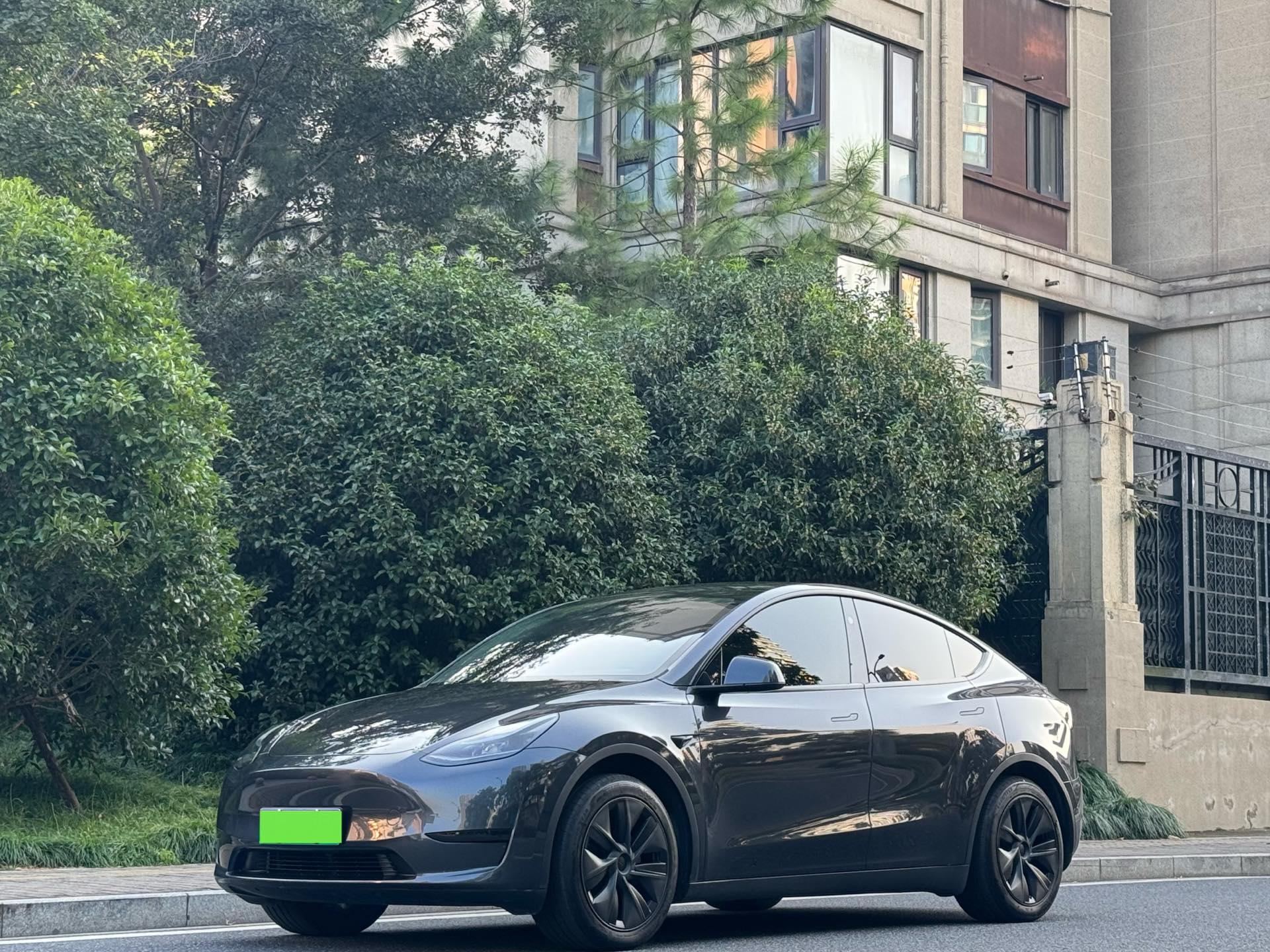 Tesla Model Y 2024 #2 Tesla Model Y 2024 صورة سيارة #2
