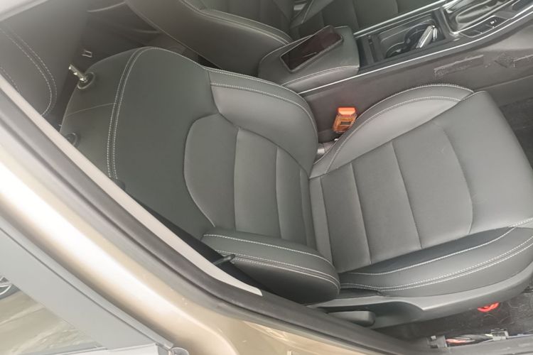 GEELY Emgrand 2019 #24 GEELY Emgrand 2019 car image #24