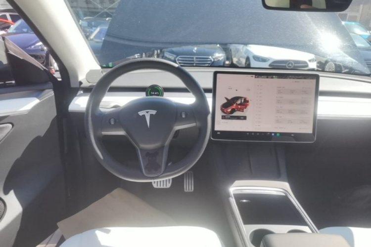 Tesla Model Y 2022 #11 Tesla Model Y 2022 car image #11