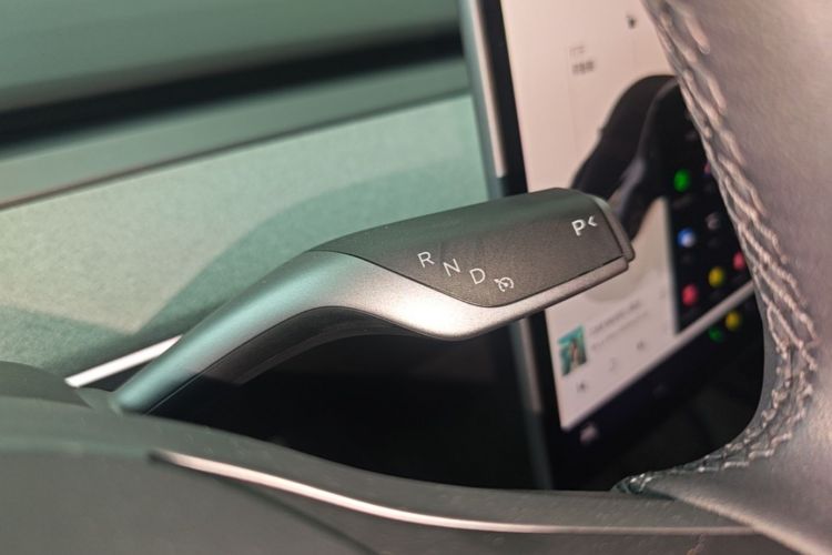 Tesla Model Y 2024 #14 Tesla Model Y 2024 car image #14