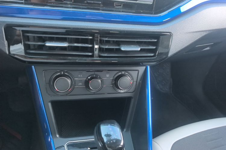 Volkswagen Polo 2019 car image #13