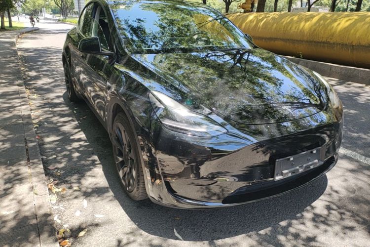 Tesla Model Y 2022 car image #4