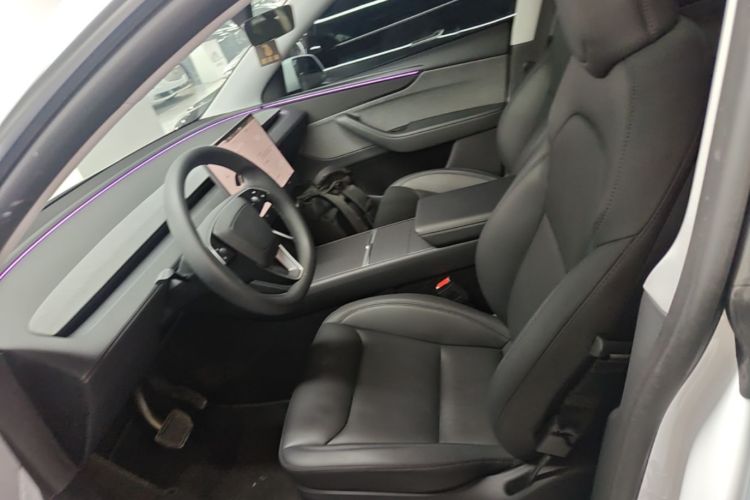 Tesla Model Y 2025 #15 Tesla Model Y 2025 car image #15