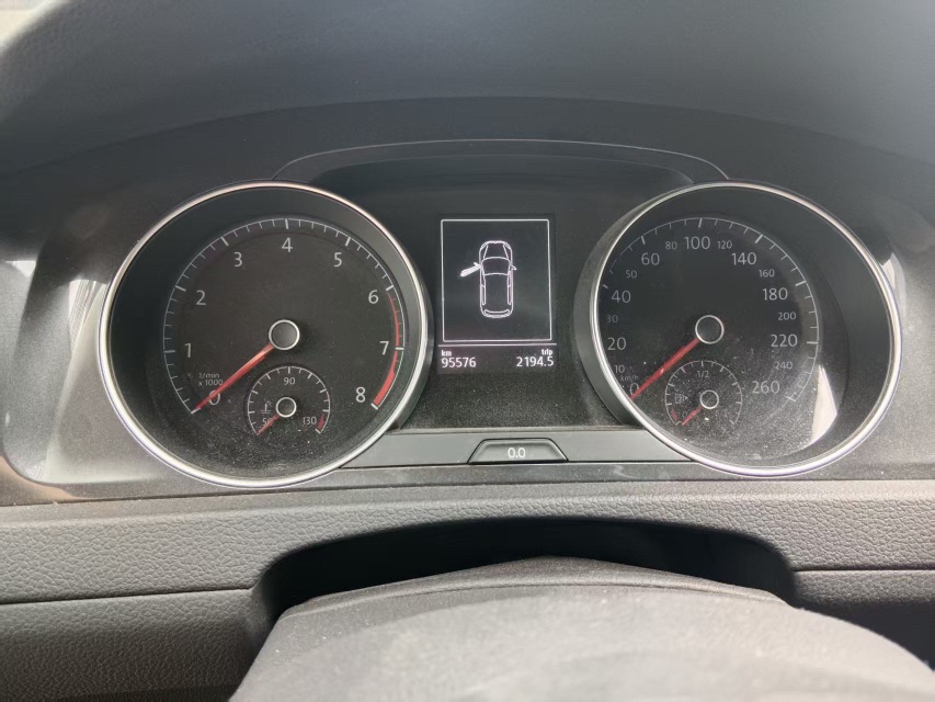 Volkswagen Golf 2017 car image #6