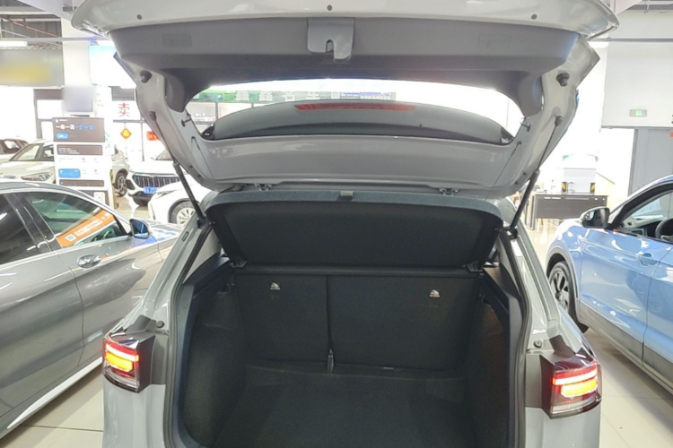 Volkswagen Tharu 2025 #19 Volkswagen Tharu 2025 car image #19