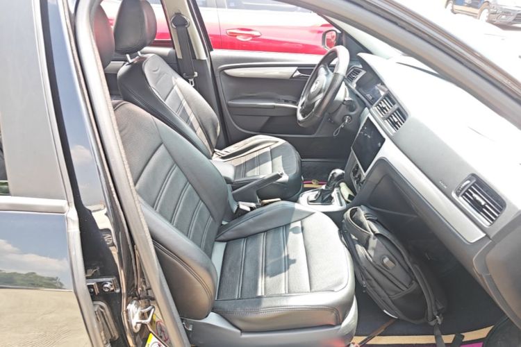 Volkswagen Lavida 2015 car image #24
