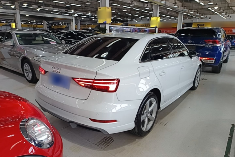 Audi A3 2018 car image #7