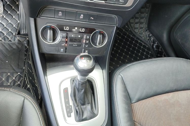 Audi Q3 2019 #14 Audi Q3 2019 car image #14
