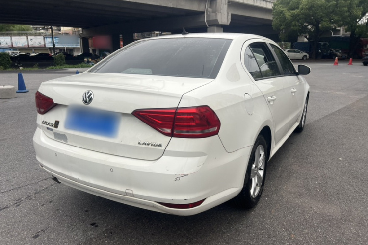 Volkswagen Lavida 2017 car image #9