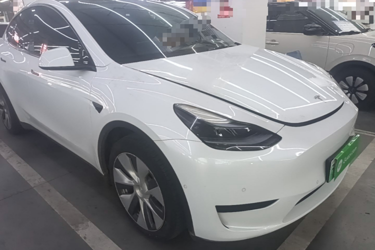 Tesla Model Y 2023 car image #4