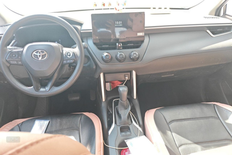 Toyota Corolla Cross 2024 image de voiture #11