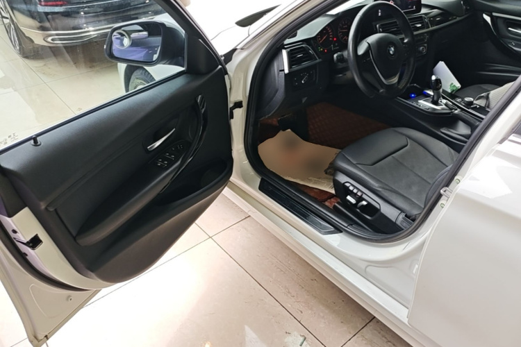BMW 3 Series 2017 #16 BMW 3 Series 2017 car image #16