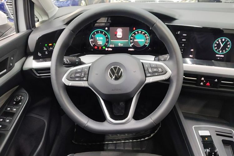 Volkswagen Golf 2022 car image #11