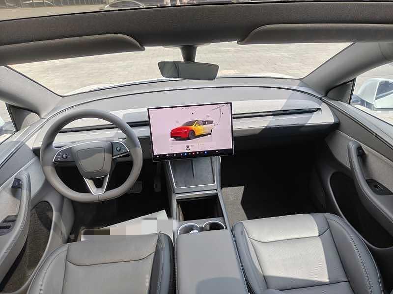 Tesla Model Y 2026 #8 Tesla Model Y 2026 car image #8