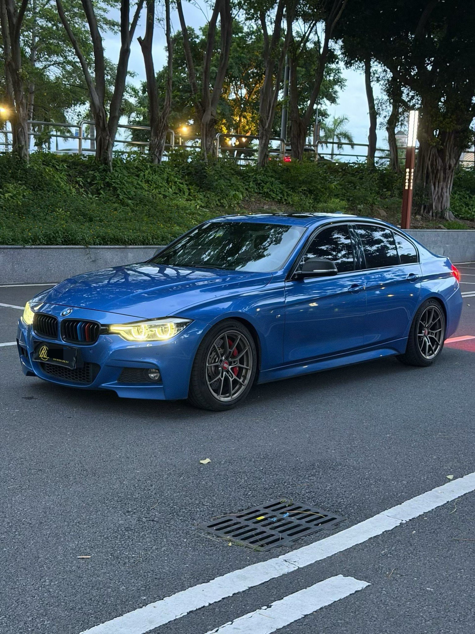 BMW 3 Series 2019 BMW 3 Series 2019 car image