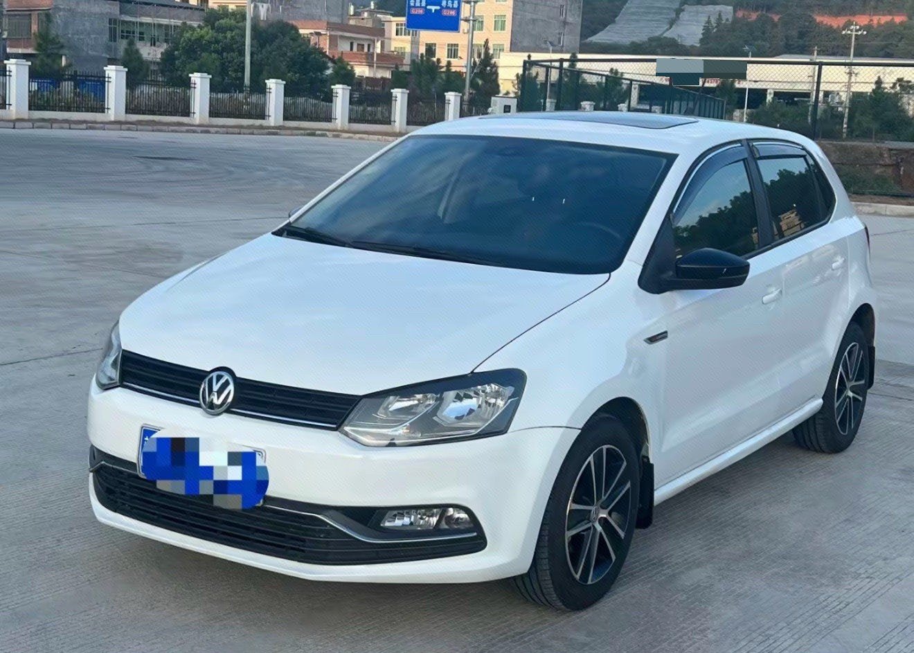 Volkswagen Polo 2014 car image 