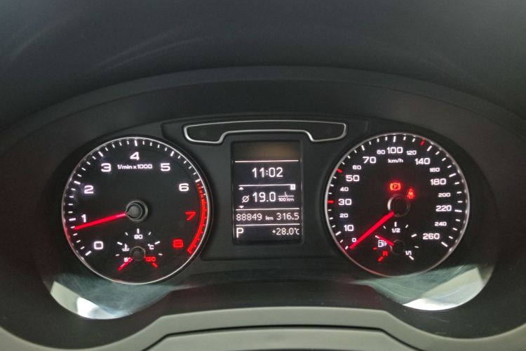 Audi Q3 2015 #12 Audi Q3 2015 car image #12