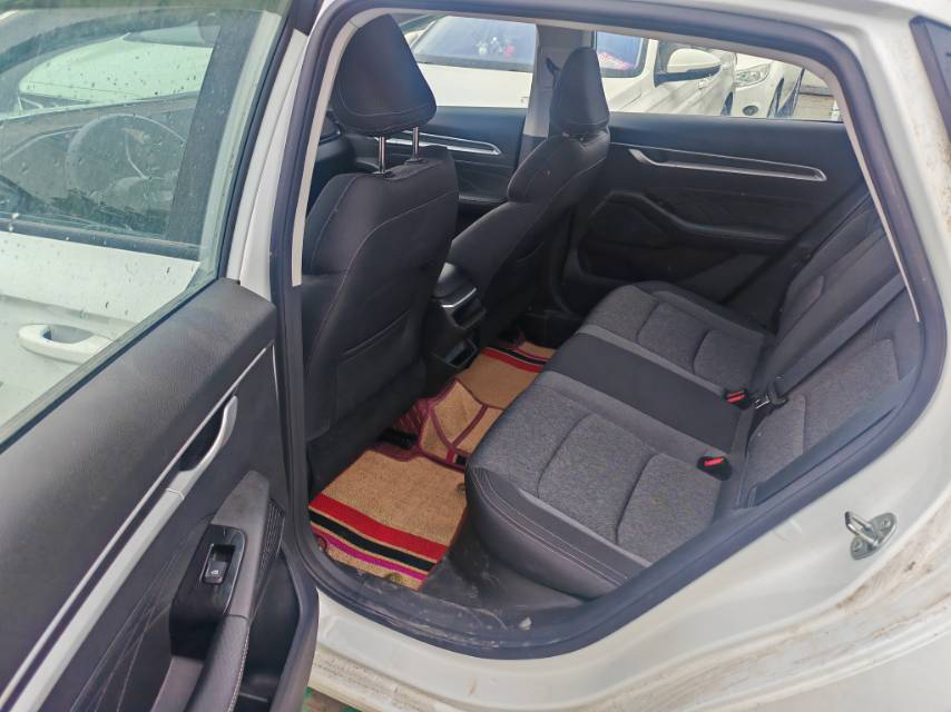 GEELY Emgrand 2025 #4 GEELY Emgrand 2025 image de voiture #4