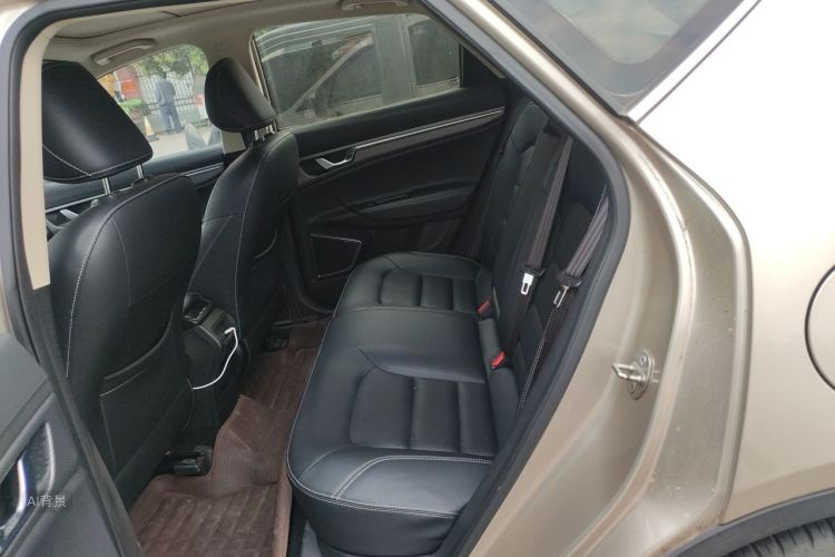 GEELY Emgrand GS 2017 صورة سيارة #19