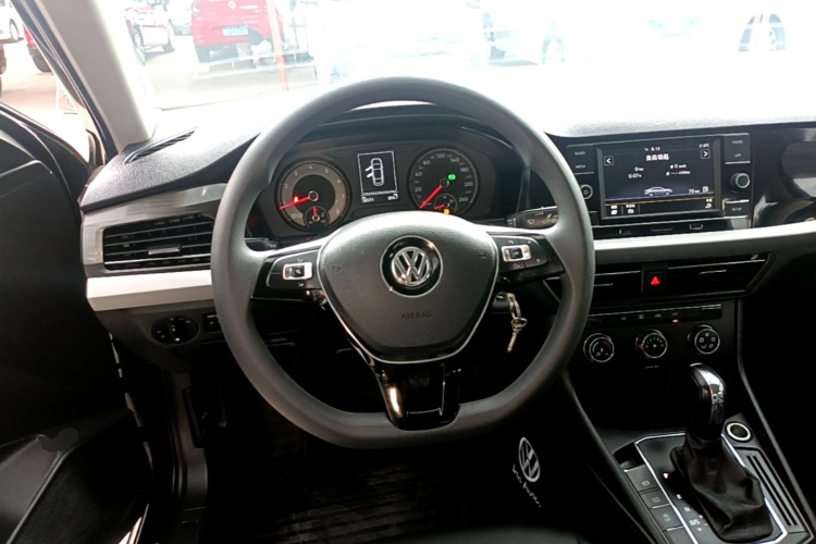 Volkswagen Lavida 2019 car image #11
