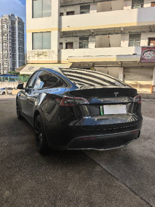 Tesla Model Y 2021 car image #8