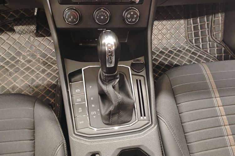 Volkswagen Lavida 2021 car image #14