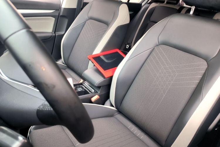Volkswagen Golf 2022 car image #15