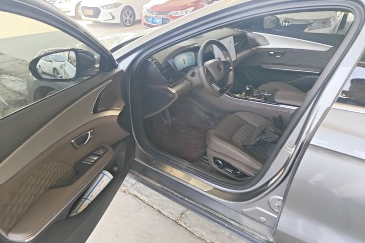 BYD Han 2023 car image #16