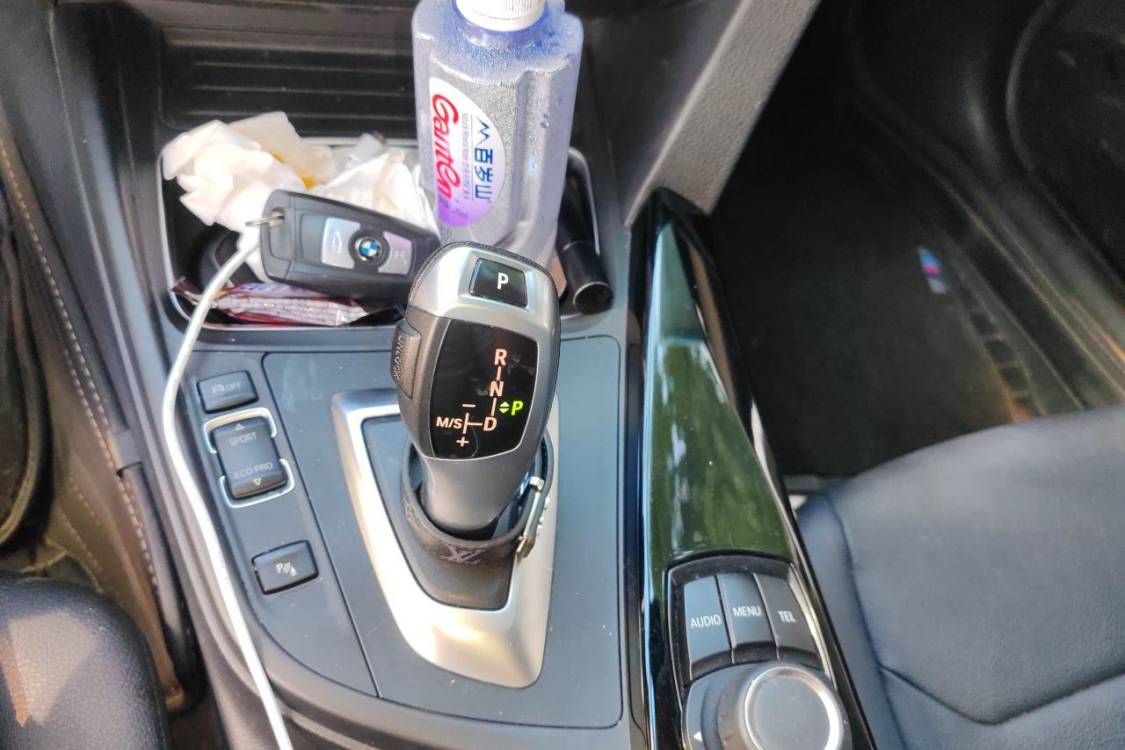 BMW 3 Series 2017 #27 BMW 3 Series 2017 car image #27