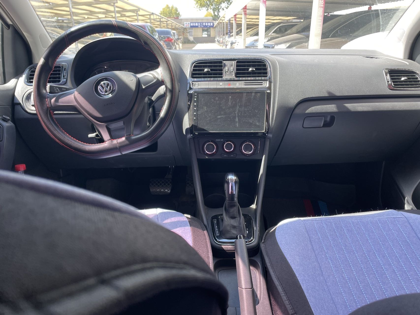 Volkswagen Polo 2019 car image #3