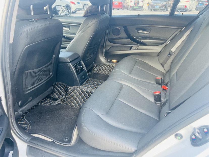 BMW 3 Series 2018 #7 BMW 3 Series 2018 car image #7