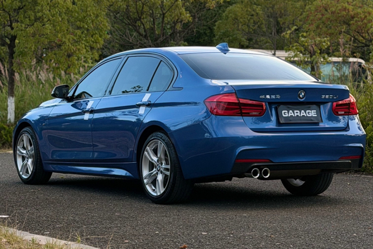 BMW 3 Series 2018 car image #4