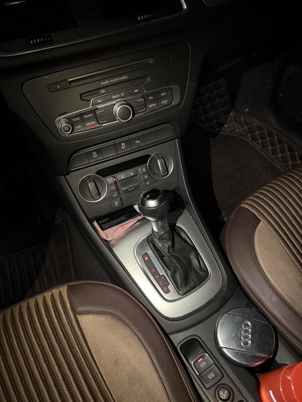 Audi Q3 2016 car image #18