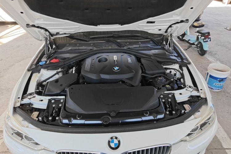 BMW 3 Series 2018 #20 BMW 3 Series 2018 car image #20