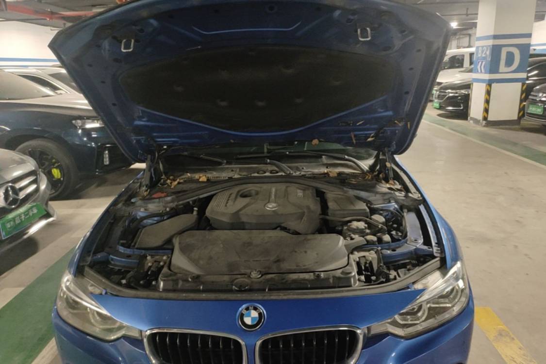 BMW 3 Series 2018 изображение автомобиля #11