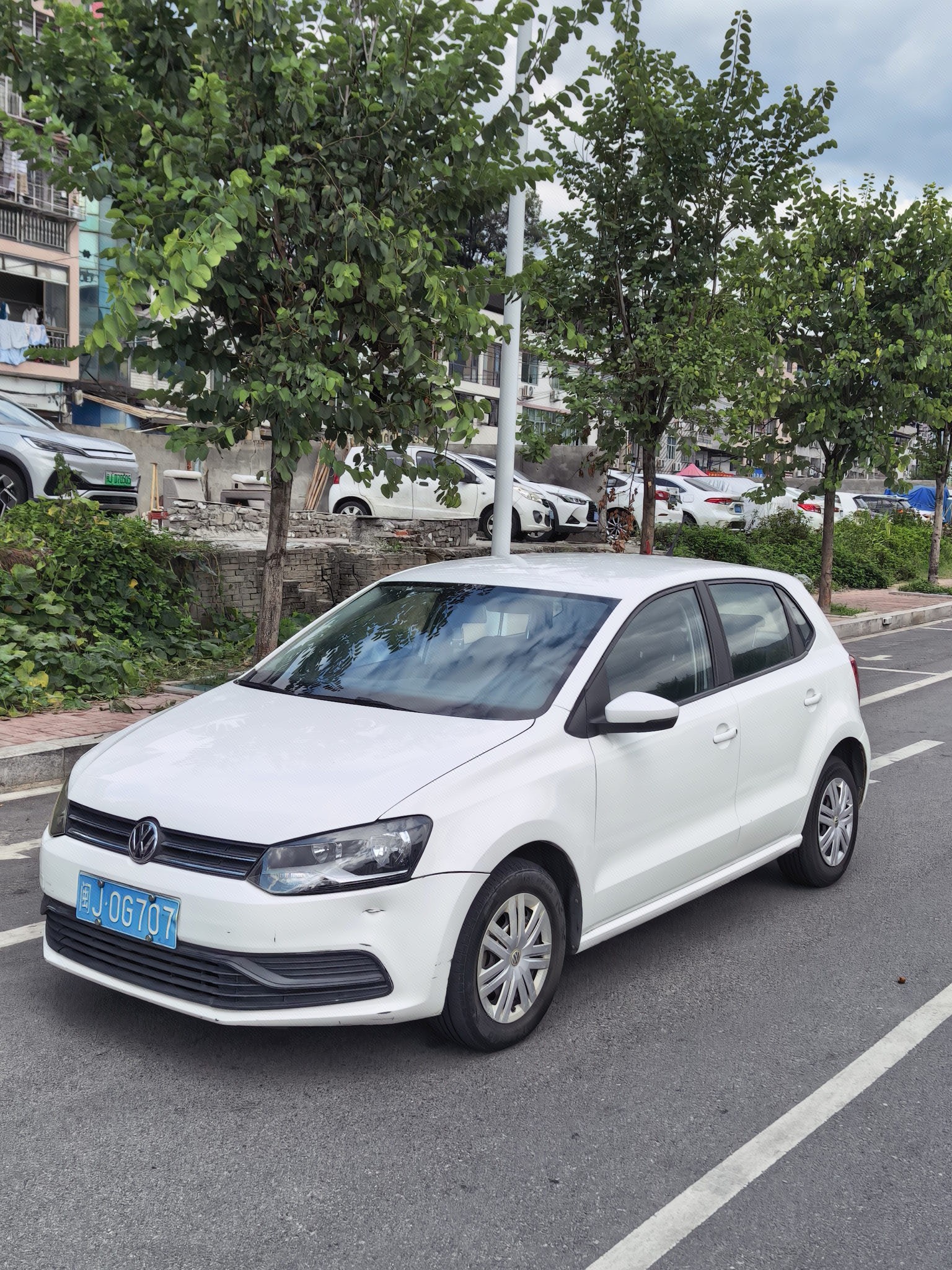 Volkswagen Polo 2017 Volkswagen Polo 2017 car image