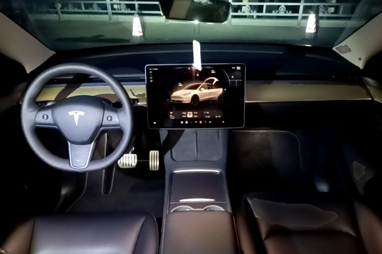 Tesla Model Y 2023 #10 Tesla Model Y 2023 immagine di auto #10