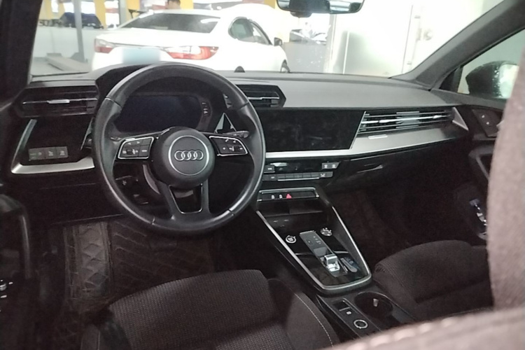 Audi A3 2022 immagine di auto #10