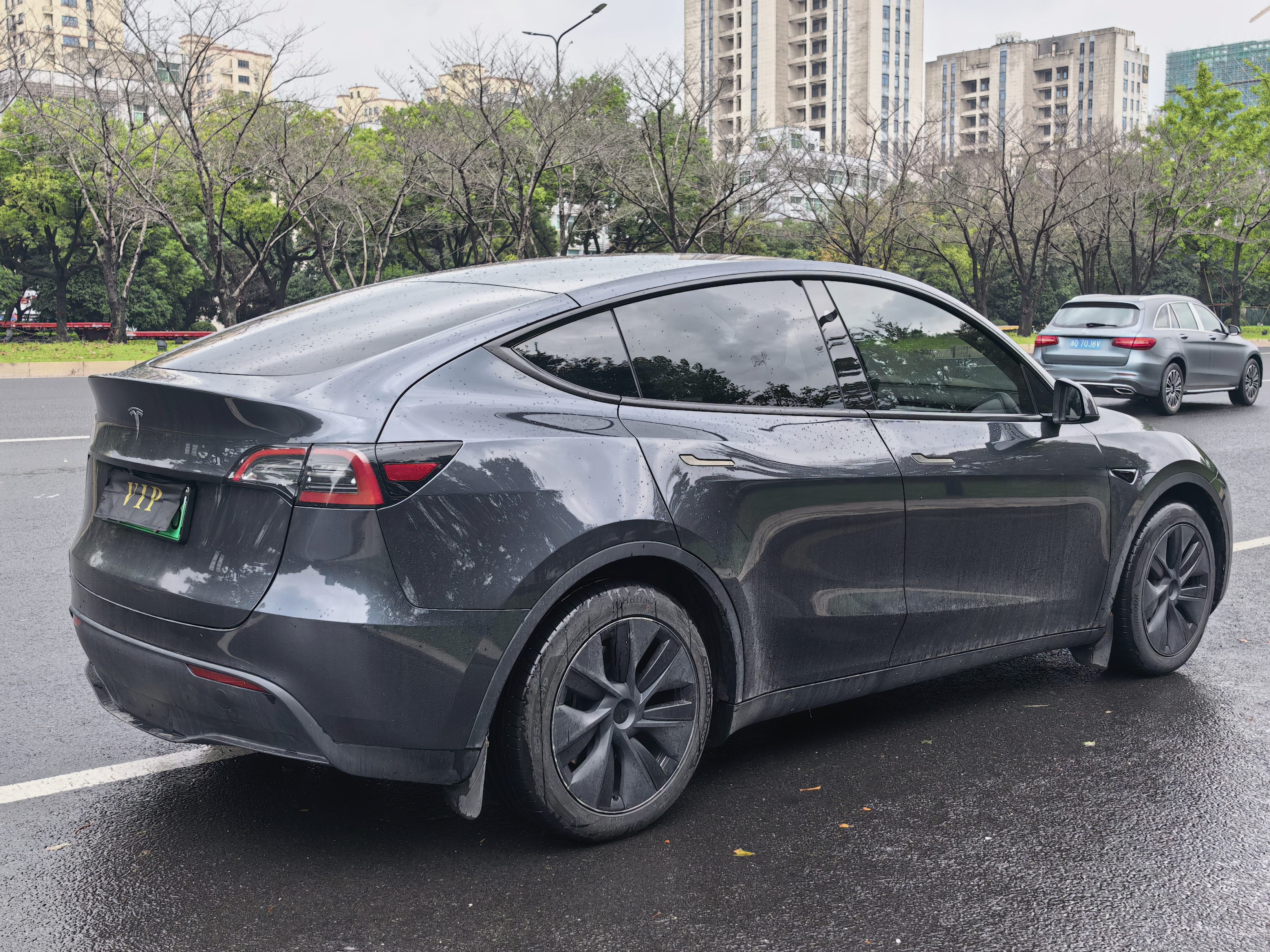 Tesla Model Y 2024 car image #9