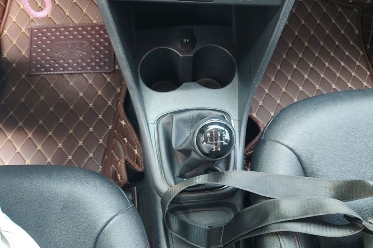 Volkswagen Polo 2018 car image #18