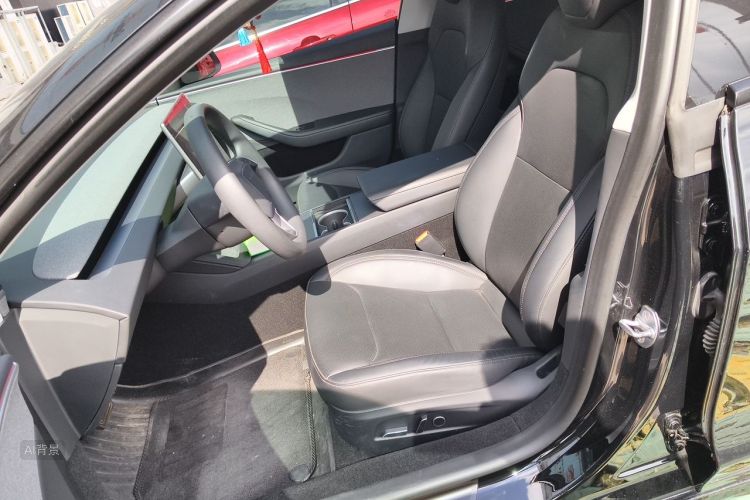 Tesla Model 3 2024 صورة سيارة #17